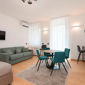 Apartament 16, Bergamo